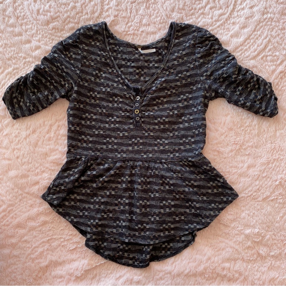 EUC Free People Textured Half Sleeve Peplum Top